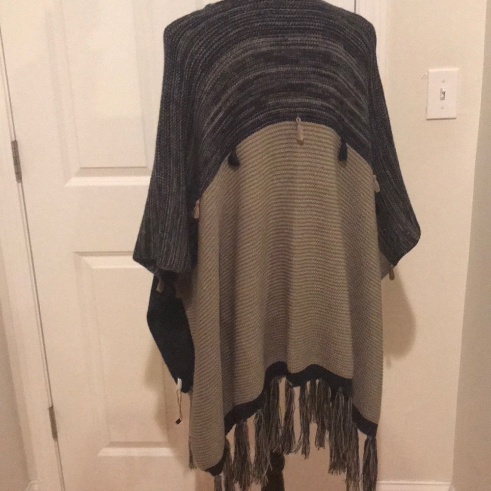 Simonetta poncho - Picture 3 of 6